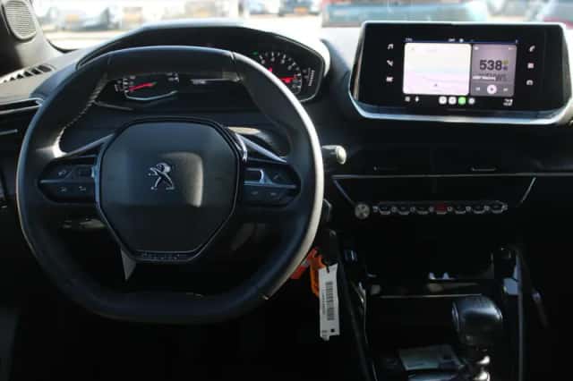 Peugeot 2008 (2023) thumbnail 6