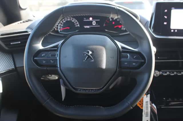 Peugeot 2008 (2023) thumbnail 7
