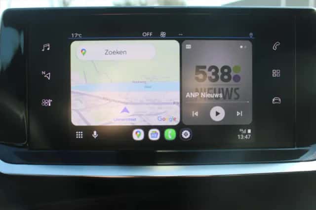 Peugeot 2008 (2023) thumbnail 8