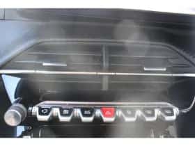 Peugeot 2008 (2023) thumbnail 10