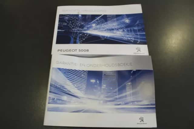 Peugeot 5008 (2017) thumbnail 18