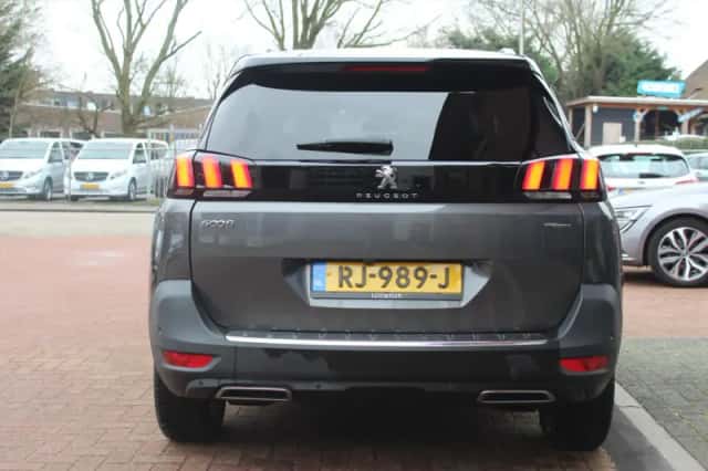 Peugeot 5008 (2017) thumbnail 4