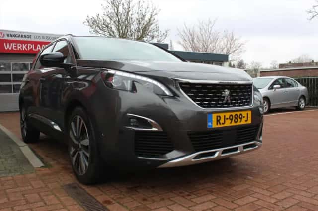 Peugeot 5008 (2017) thumbnail 6