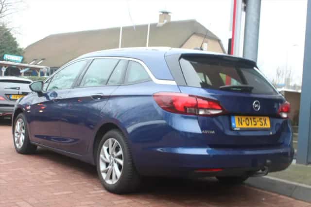 Opel Astra (2021) thumbnail 3