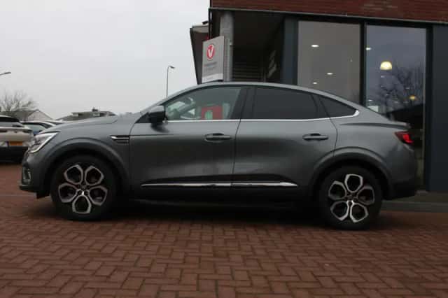 Renault Arkana (2023) thumbnail 2