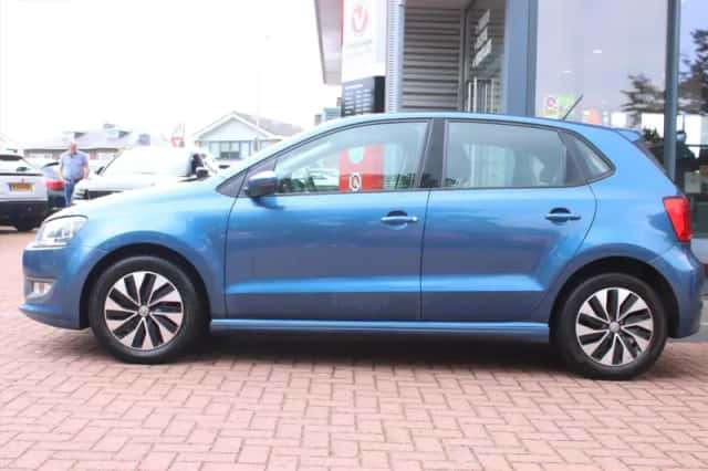 Volkswagen Polo (2016) thumbnail 2