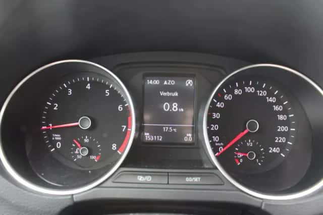 Volkswagen Polo (2016) thumbnail 11