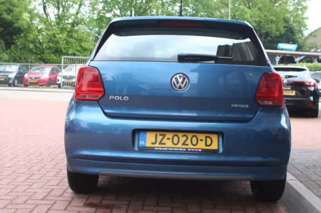 Volkswagen Polo (2016) thumbnail 4