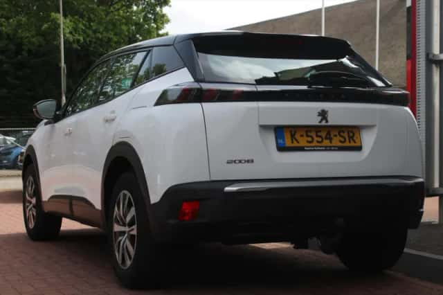 Peugeot 2008 (2021) thumbnail 3