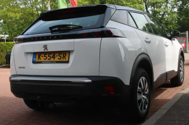 Peugeot 2008 (2021) thumbnail 5