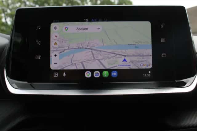 Peugeot 2008 (2021) thumbnail 10