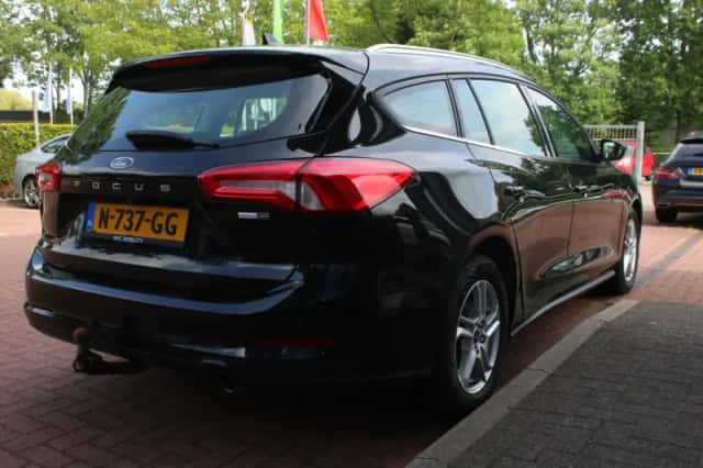 Ford Focus (2021) thumbnail 5