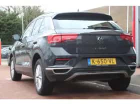 Volkswagen T-Roc (2021) thumbnail 3