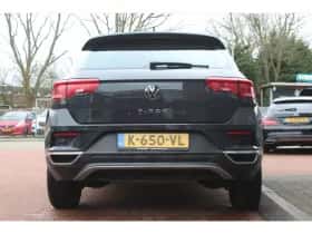 Volkswagen T-Roc (2021) thumbnail 4