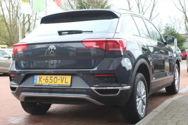 Volkswagen T-Roc (2021) thumbnail 5