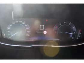 Peugeot 3008 (2018) thumbnail 13