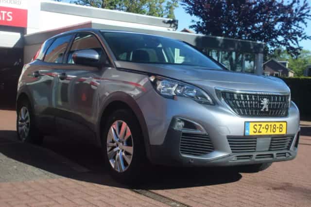 Peugeot 3008 (2018) thumbnail 6
