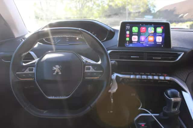 Peugeot 3008 (2018) thumbnail 7