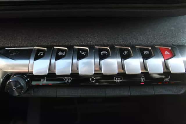 Peugeot 5008 (2020) thumbnail 13
