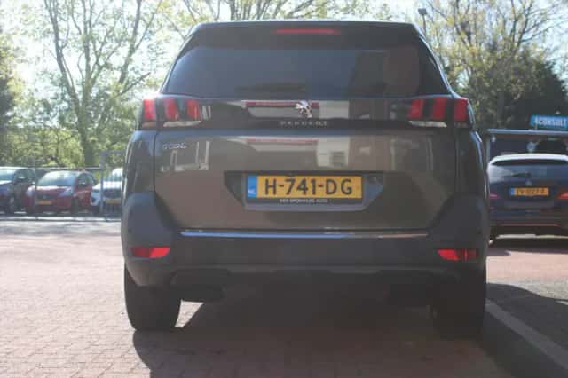 Peugeot 5008 (2020) thumbnail 4