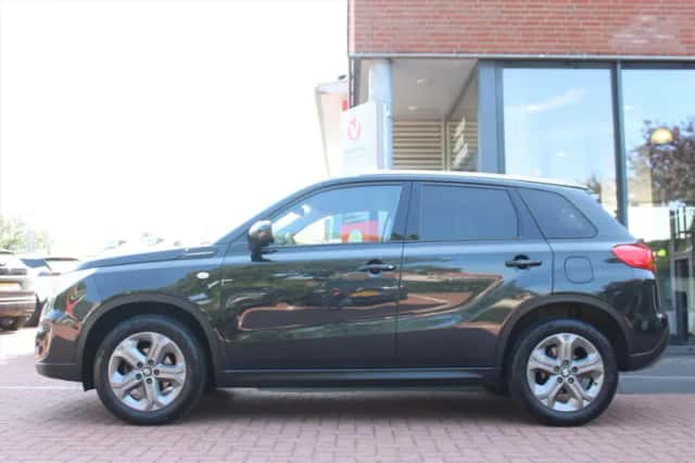 Suzuki Vitara (2016) thumbnail 2