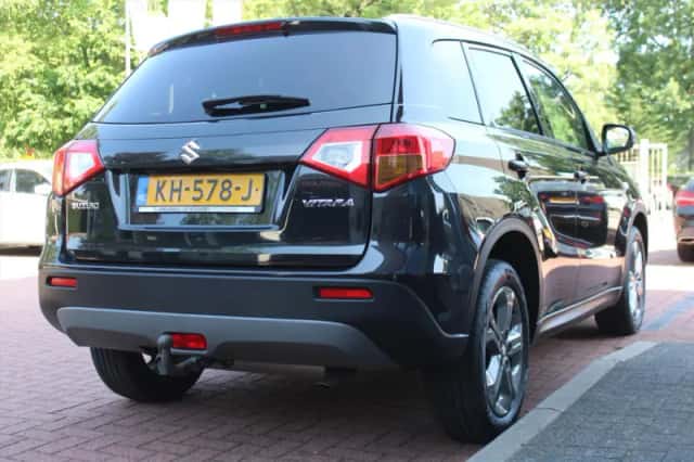 Suzuki Vitara (2016) thumbnail 5