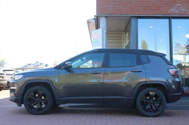 Jeep Compass (2019) thumbnail 2