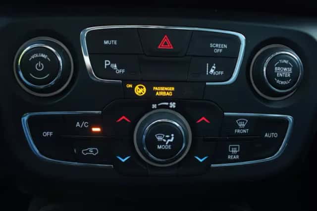 Jeep Compass (2019) thumbnail 13