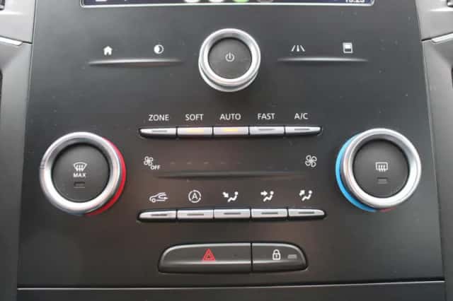 Renault Mégane (2018) thumbnail 12