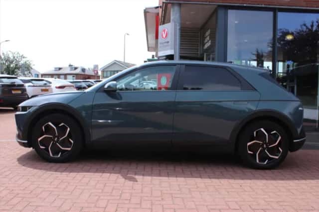 Hyundai Ioniq 5 (2022) thumbnail 3