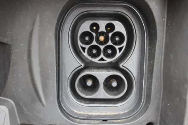 Opel Mokka-e (2021) thumbnail 17