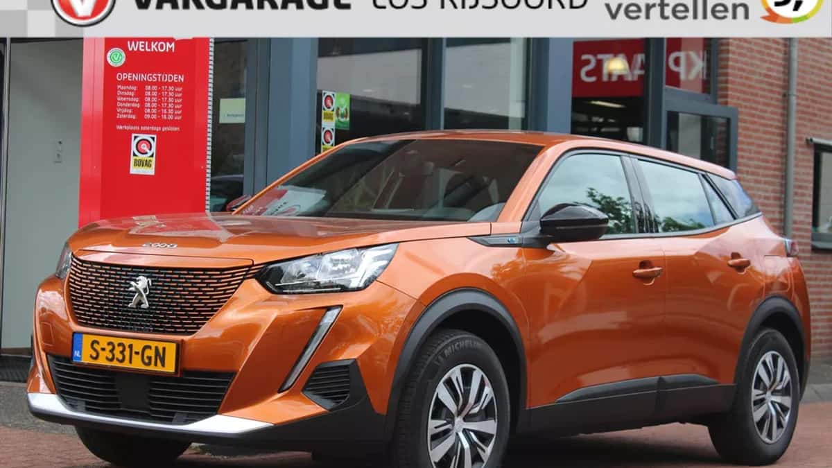 Peugeot e-2008 (2023) — foto 1