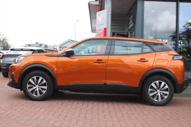 Peugeot e-2008 (2023) thumbnail 3