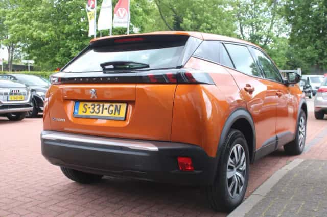 Peugeot e-2008 (2023) thumbnail 6