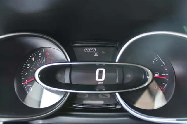 Renault Clio (2017) thumbnail 9