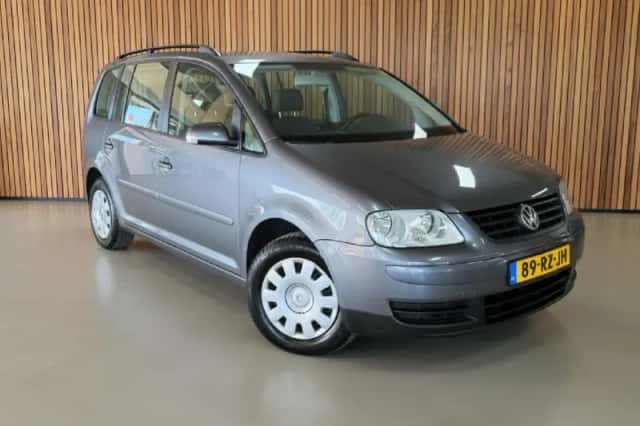 Volkswagen Touran (2005) thumbnail 2