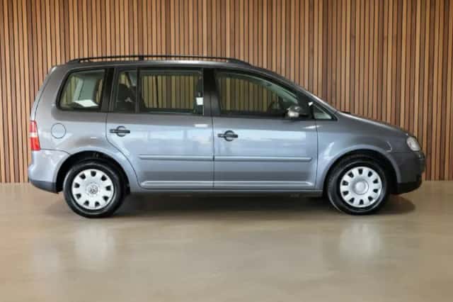 Volkswagen Touran (2005) thumbnail 5