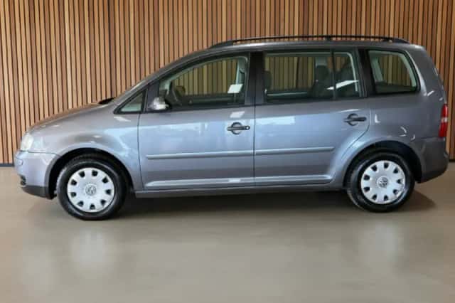 Volkswagen Touran (2005) thumbnail 6