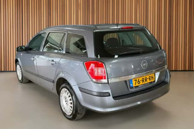 Opel Astra (2005) thumbnail 3