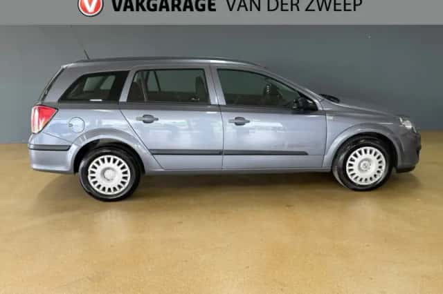 Opel Astra (2005) thumbnail 4