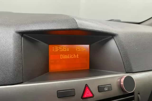 Opel Astra (2005) thumbnail 6