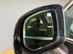 Volvo XC90 (2017) thumbnail 21