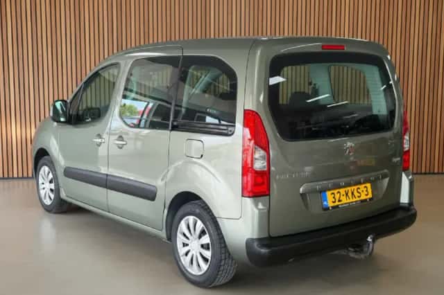 Peugeot Partner (2010) thumbnail 4