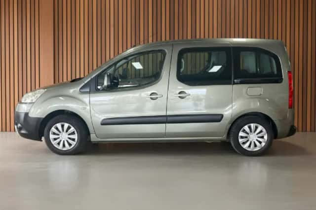 Peugeot Partner (2010) thumbnail 6