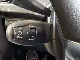 Peugeot 2008 (2018) thumbnail 18