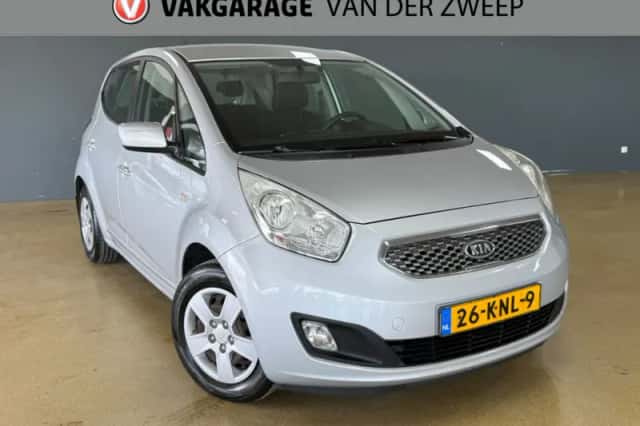 Kia Venga (2010) thumbnail 2