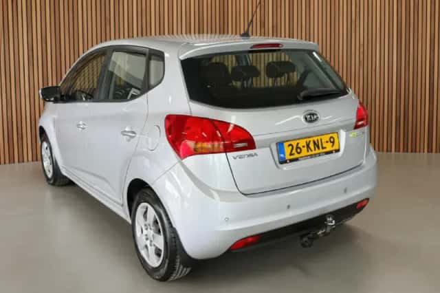 Kia Venga (2010) thumbnail 3
