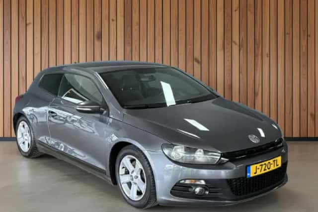 Volkswagen Scirocco (2011) thumbnail 2