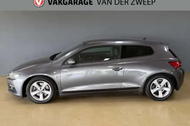 Volkswagen Scirocco (2011) thumbnail 2
