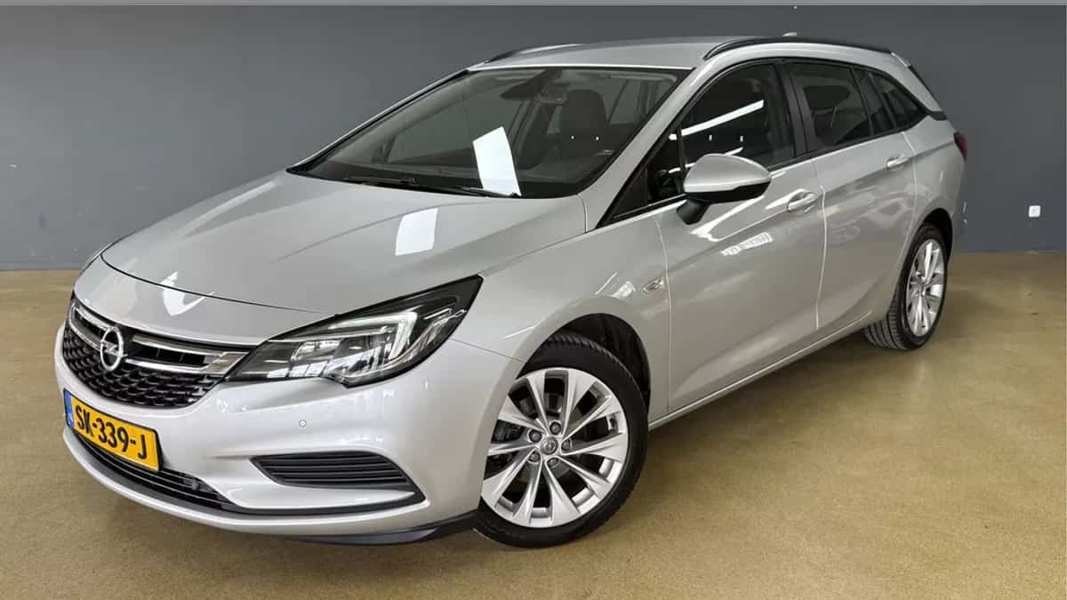 Opel Astra (2017) — foto 1
